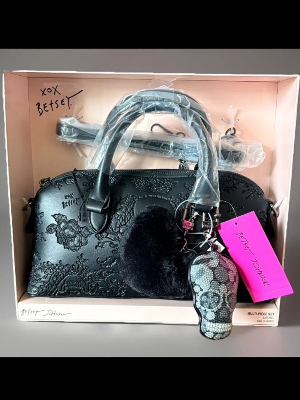 NWT Betsey Johnson Black Crossbody Satchel Heart Skull Charm Original Box - Picture 3 of 9